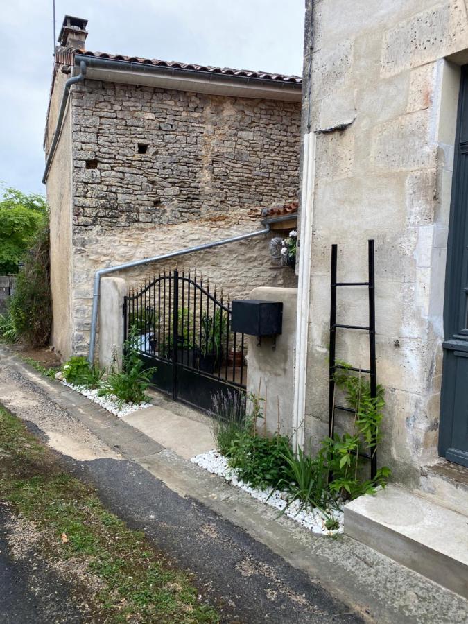 La Cour Blanche Villa Verteuil-sur-Charente Ngoại thất bức ảnh